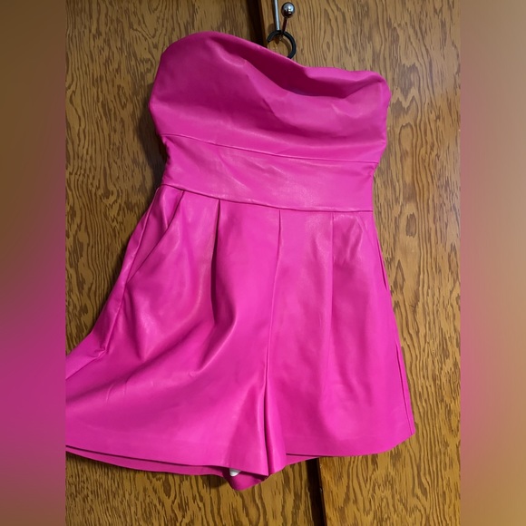 Size 8 pink pleather romper! - Picture 3 of 4